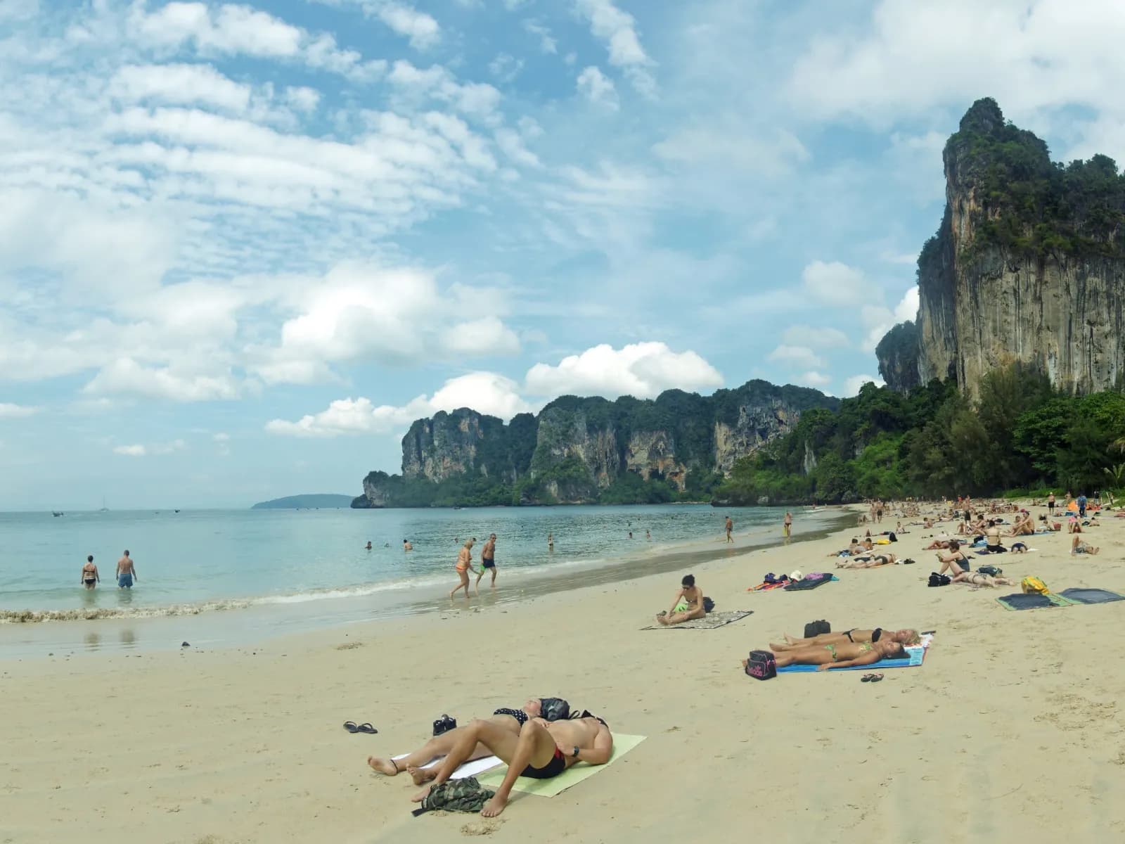 Thailand – Your Tropical Getaway Awaits!